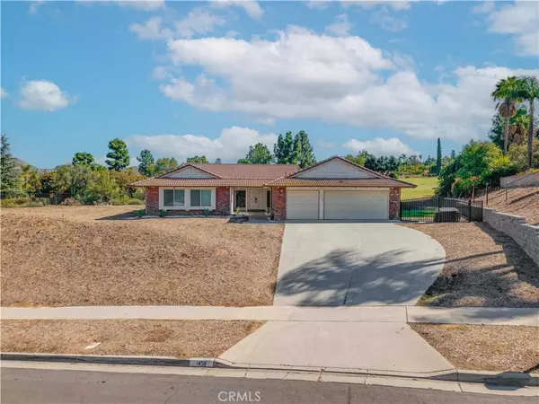 1450 Via Vallarta, Riverside, CA 92506