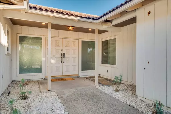 1450 Via Vallarta, Riverside, CA 92506