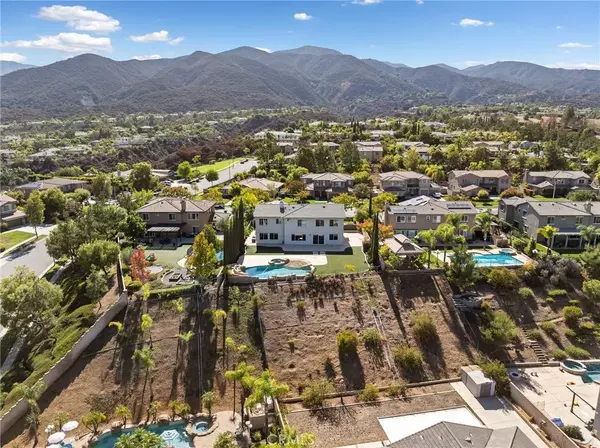 1657 Via Galicia, Corona, CA 92881