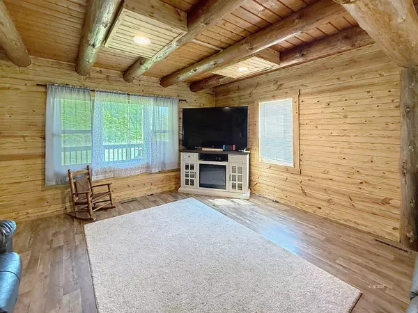 42730 Tucker Rd, Coolville, OH 45723