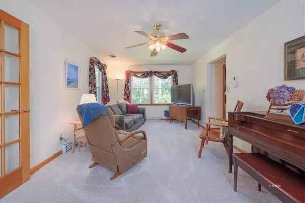 7 Robin Hill Ln, Athens, OH 45701