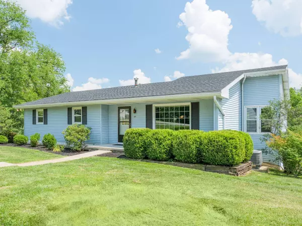 34 W Clearview Dr, Athens, OH 45701