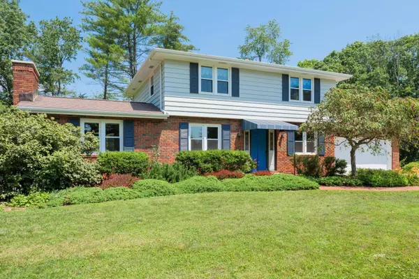 7 Robin Hill Ln, Athens, OH 45701