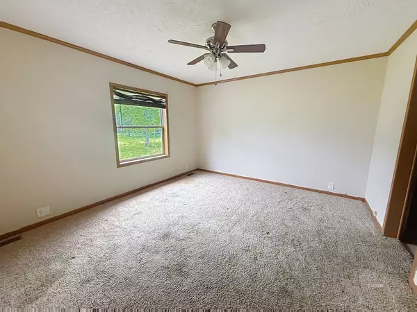 1213 Garden Hill Rd, Guysville, OH 45735