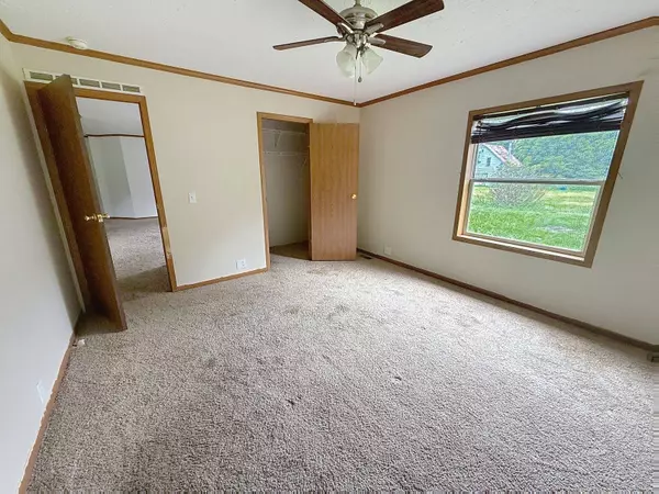 1213 Garden Hill Rd, Guysville, OH 45735