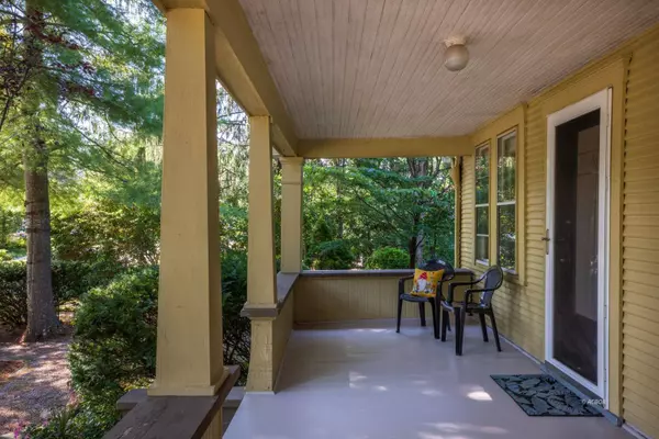 61 Hudson Ave, Athens, OH 45701