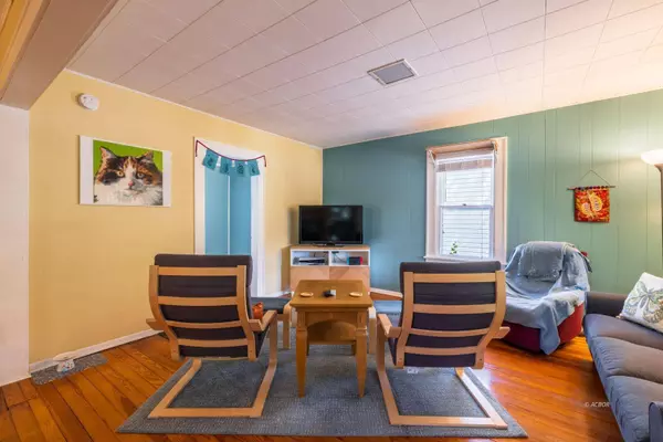 61 Hudson Ave, Athens, OH 45701