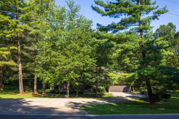 180 Longview Heights Rd, Athens, OH 45701