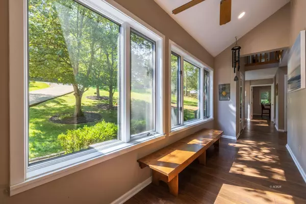 180 Longview Heights Rd, Athens, OH 45701