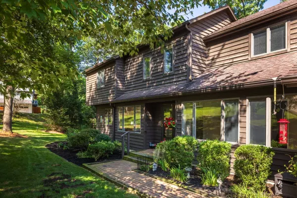 180 Longview Heights Rd, Athens, OH 45701