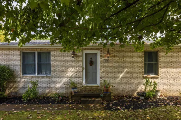 90 Main St, The Plains, OH 45780