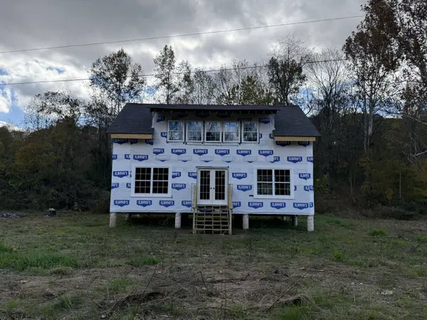 7669 Chase Rd, Albany, OH 45710