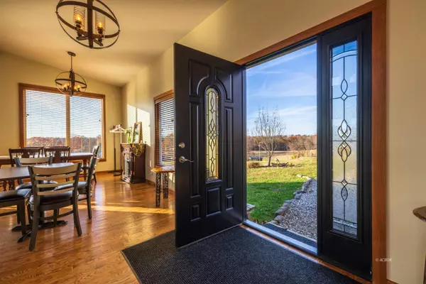 6176 Bethany Ridge Rd, Guysville, OH 45735