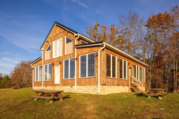 6176 Bethany Ridge Rd, Guysville, OH 45735