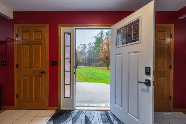 8850 Lavelle Rd, Athens, OH 45701