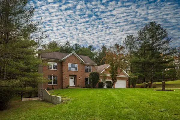 8850 Lavelle Rd, Athens, OH 45701