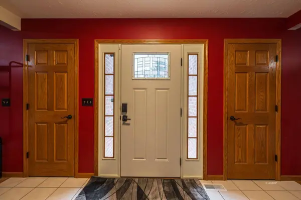 8850 Lavelle Rd, Athens, OH 45701