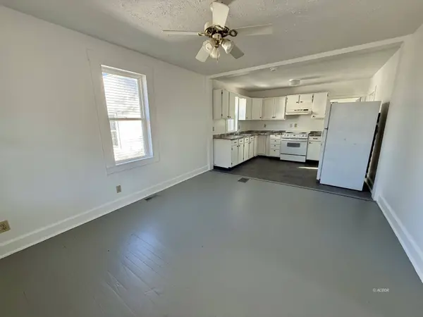 14 Hickory St, Athens, OH 45701