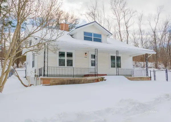 8747 McLean Ln, Athens, OH 45701