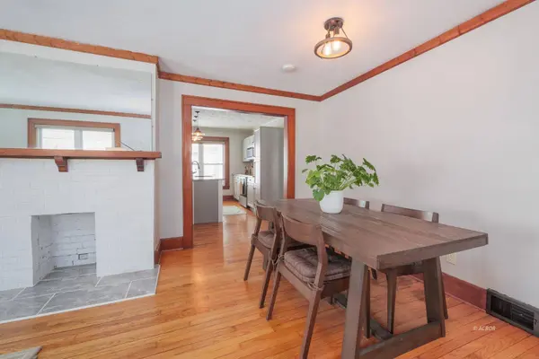 8747 McLean Ln, Athens, OH 45701