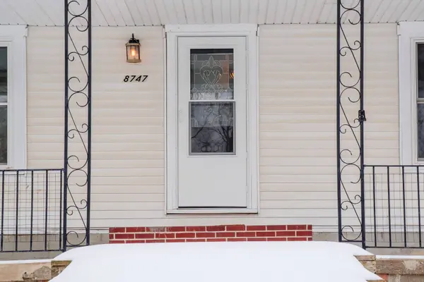 8747 McLean Ln, Athens, OH 45701