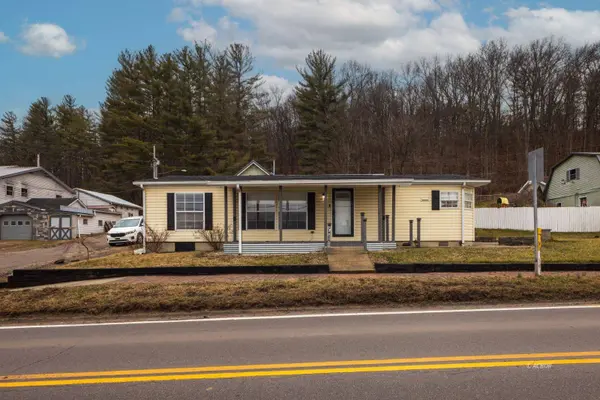 12 E Main St, Jacksonville, OH 45740