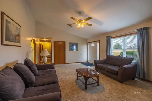 1076 Highland Dr, Albany, OH 45710