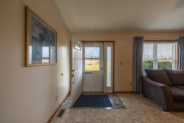 1076 Highland Dr, Albany, OH 45710