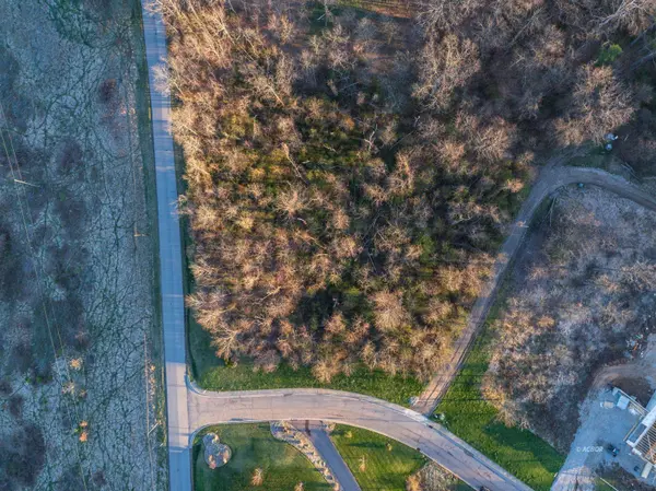 Larson's Way, Athens, OH 45701