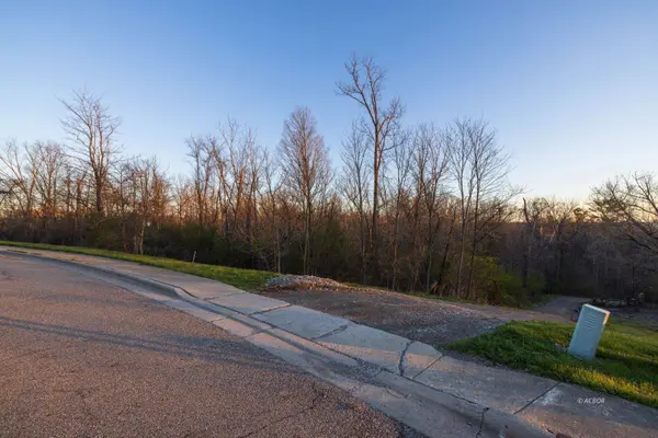 4 Larson's Way, Athens, OH 45701