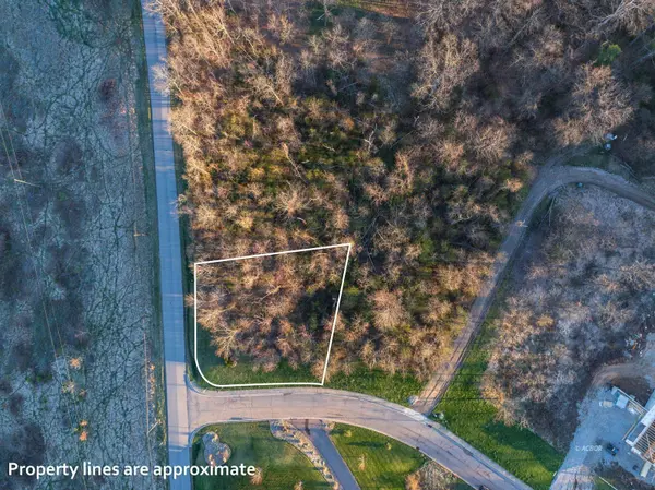 Larson's Way, Athens, OH 45701