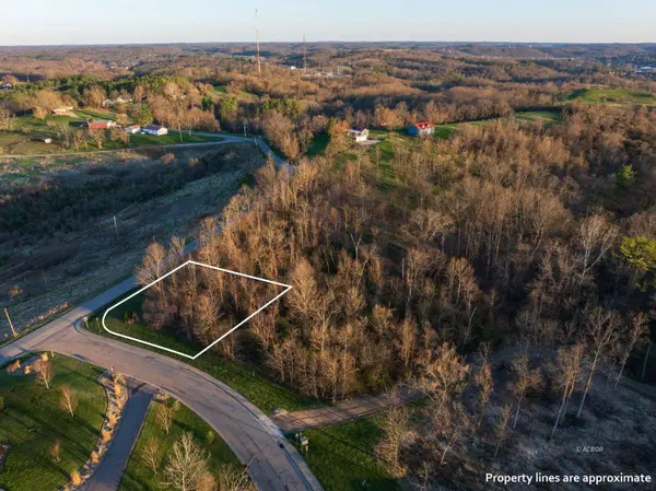 Larson's Way, Athens, OH 45701