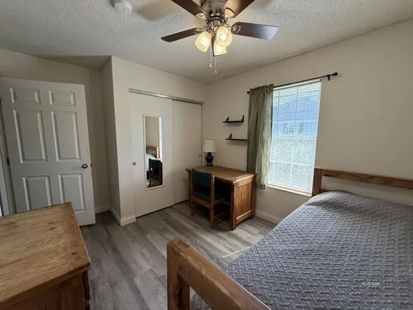 15 S Shafer St #1105, Athens, OH 45701