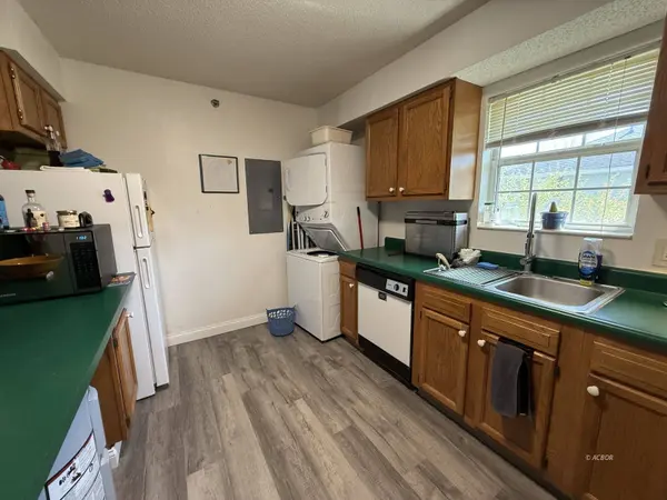 15 S Shafer St #1105, Athens, OH 45701