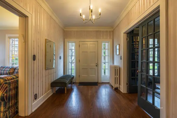 171 E State St, Athens, OH 45701