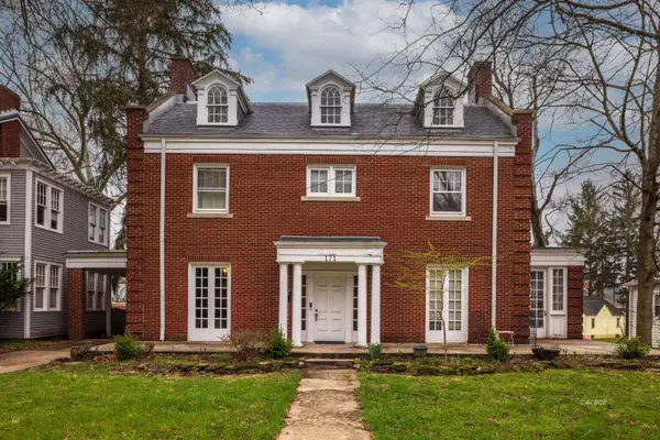 171 E State St, Athens, OH 45701