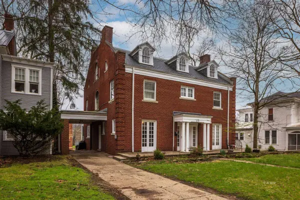 171 E State St, Athens, OH 45701