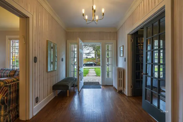 171 E State St, Athens, OH 45701