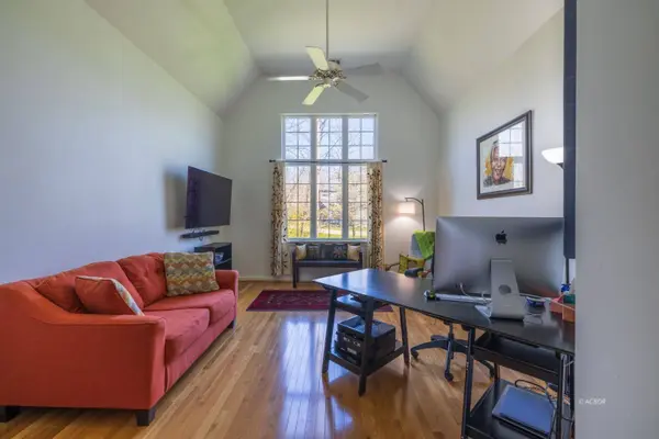 10965 Northpoint Dr, Athens, OH 45701