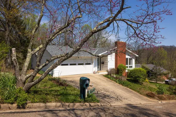 80 Briarwood Dr, Athens, OH 45701