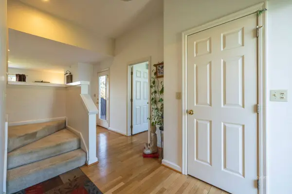 10965 Northpoint Dr, Athens, OH 45701