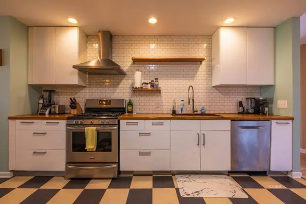 80 Briarwood Dr, Athens, OH 45701