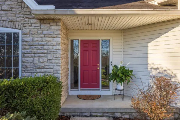 10965 Northpoint Dr, Athens, OH 45701