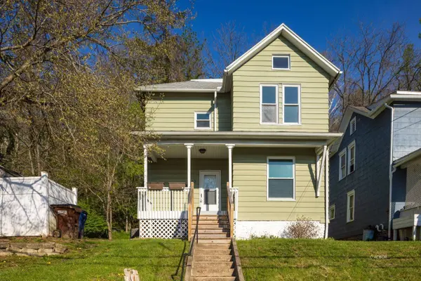 143 Grosvenor St, Athens, OH 45701