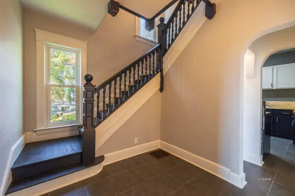 143 Grosvenor St, Athens, OH 45701