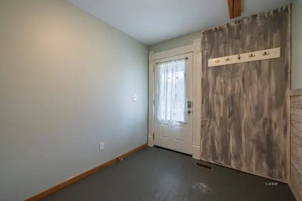 85 Converse St, Chauncey, OH 45719