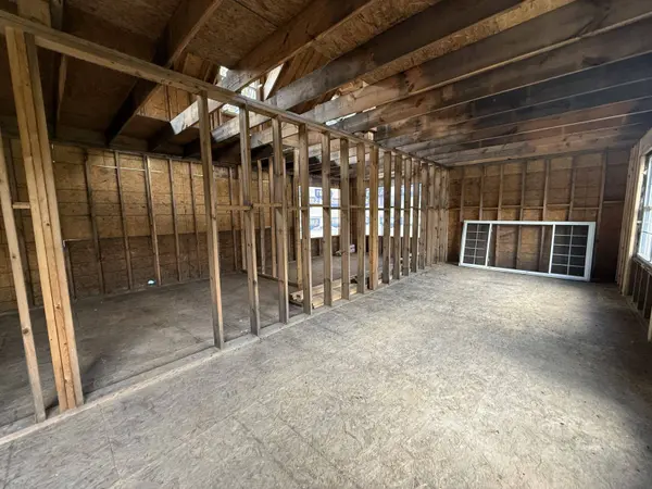 7669 Chase Rd, Albany, OH 45710