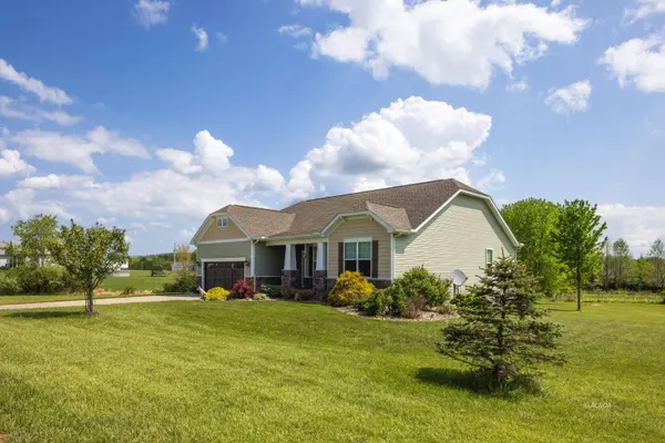 3028 Canterbury Ct, Albany, OH 45710