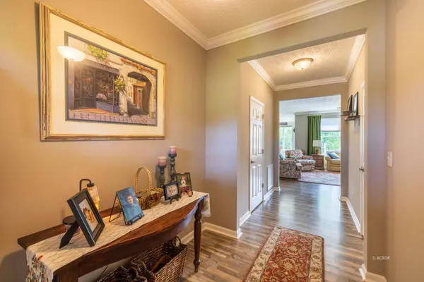 3028 Canterbury Ct, Albany, OH 45710