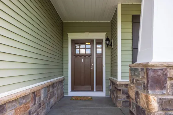 3028 Canterbury Ct, Albany, OH 45710